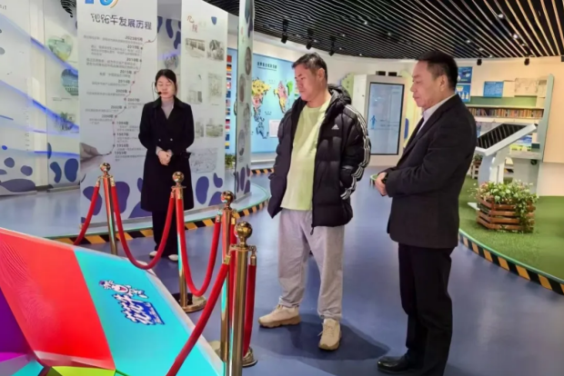 锅圈实业集团董事长杨明超到访河南开云（中国）乳业集团